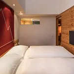 卡奇山法肯斯特诺俱乐部酒店 4*